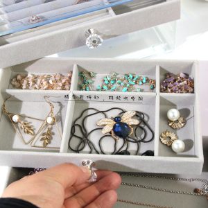 Boîte à bijoux transparente multicouche de luxe légère boucles d'oreilles collier boîte de rangement de bijoux accessoires de bijoux multi-grilles boîte portable – Image 3