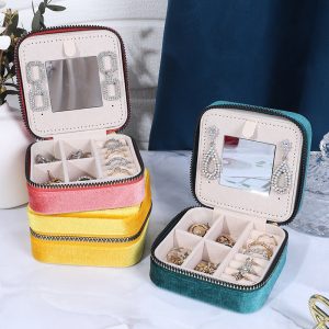 Boîte de rangement de bijoux en velours avec miroir de maquillage boîte à bijoux grille anti-poussière boîte de rangement portable boîte à bijoux à fermeture éclair – Image 3