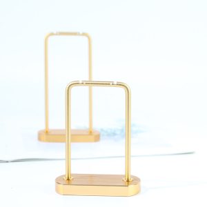 Ventes directes d'usine créatif porte-boucles d'oreilles porte-bijoux porte-boucles d'oreilles accessoires de diffusion en direct stand accessoires de tir présentoir en métal – Image 3