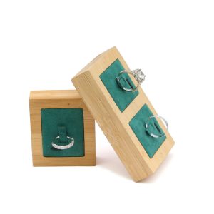 Présentoir à bijoux, présentoir à bijoux en bambou vert et microfibre de bois, table fluide, ensemble de trois pièces, présentoir à bagues, présentoir à boucles d'oreilles, présentoir à bracelets. – Image 4