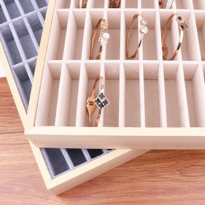 Plaque de bracelet en flanelle gris glace, plateau de présentation de bracelet en rondins, insert en molleton de grain de riz, bracelet en jade, bracelet en or et argent, accessoires de plaque à bijoux – Image 2