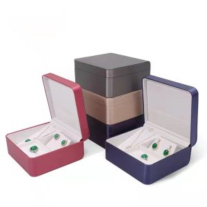 Boîte à bijoux spot bague en cuir pu collier boucles d'oreilles boucles d'oreilles ensemble trois pièces coffret d'emballage cadeau en cuir brossé – Image 2