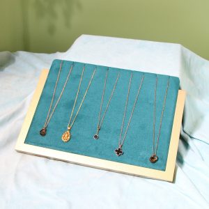 Présentoir à bijoux Flanelle multicolore, bijoux à bords dorés, bagues, boucles d'oreilles, collier, support à pendentifs, accessoires d'affichage à combinaison créative – Image 4