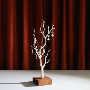 Support de bandeau, support de boucle de tête en tissu de lin blanc, support de bague, arbre à bijoux en plastique bijoux créatifs avec accessoires d'affichage de photos – Image 4