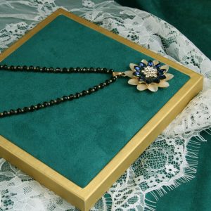 Présentoir de collier de rangement vert rétro créatif présentoir de bijoux en cuir brossé présentoir de style européen – Image 2