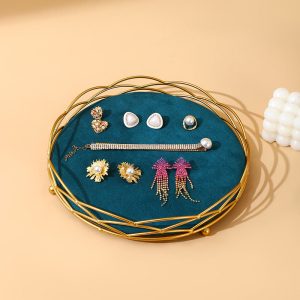Présentoir de bijoux, boucles d'oreilles de bijoux, collier, petit ornement, présentoir de plateau, cintre en flanelle en métal, accessoires de tir de fenêtre – Image 6